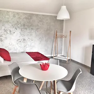  Hébergement de vacances Red Tower Venice - 2 Mins From Vce Airport- Free Wifi Italie