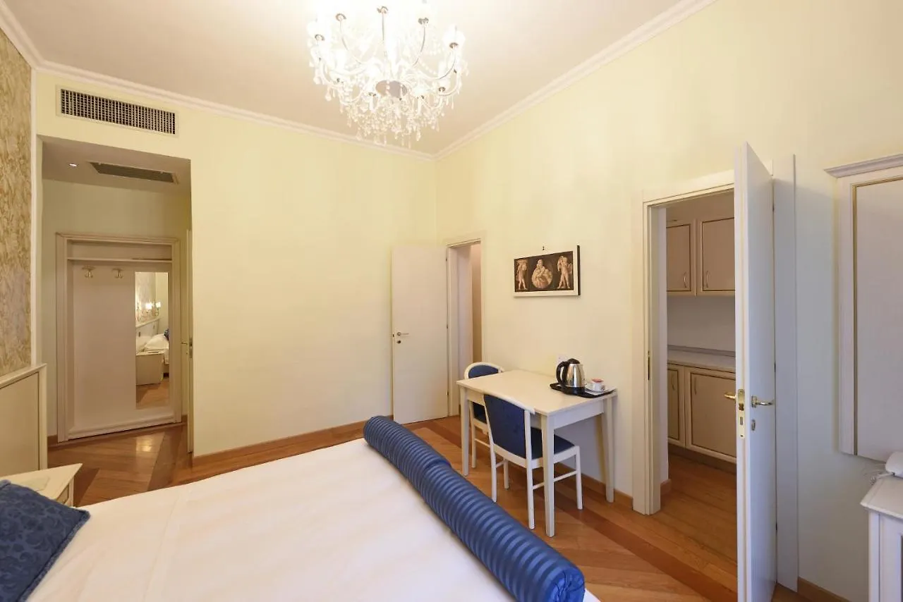 Relais La Corte Di Cloris Florens Italien