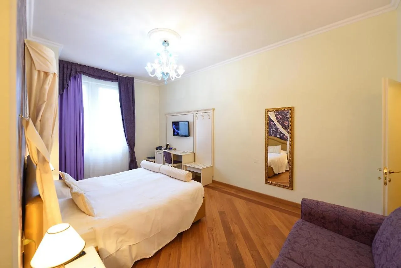 Relais La Corte Di Cloris Florens 3*,